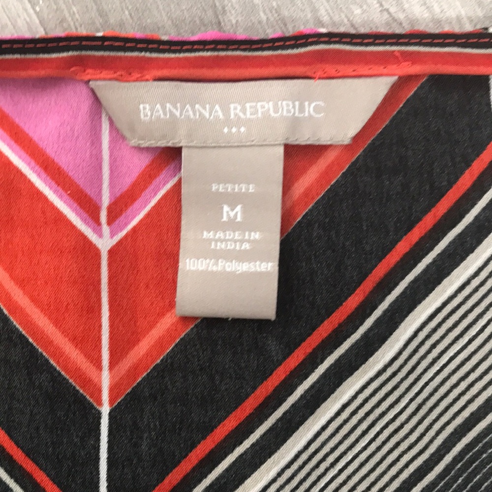 BANANA REPUBLIC sleeveless zig zag top - Picture 5 of 6